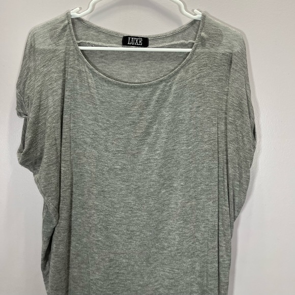 Luxe Boutique Women’s Light Heathered Grey Semi Sheer Short Sleeve Blouse - Picture 4 of 9